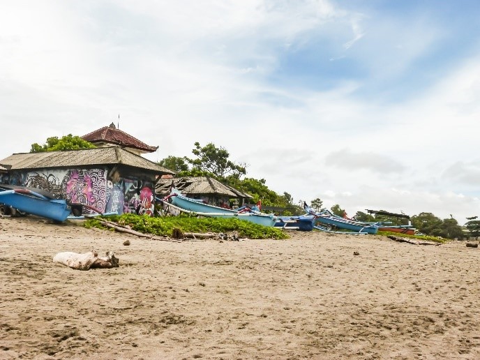 shopping on the bali travel route