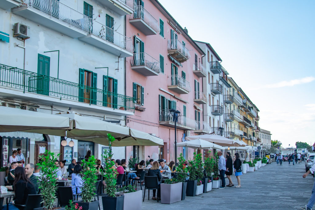 tuscany travel guide: porto santo stefano restaurants and bars