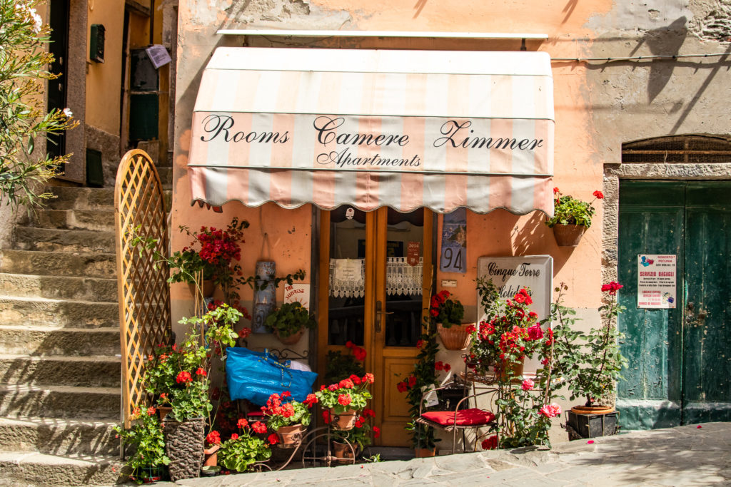 one day in cinque terre: cute accommodation