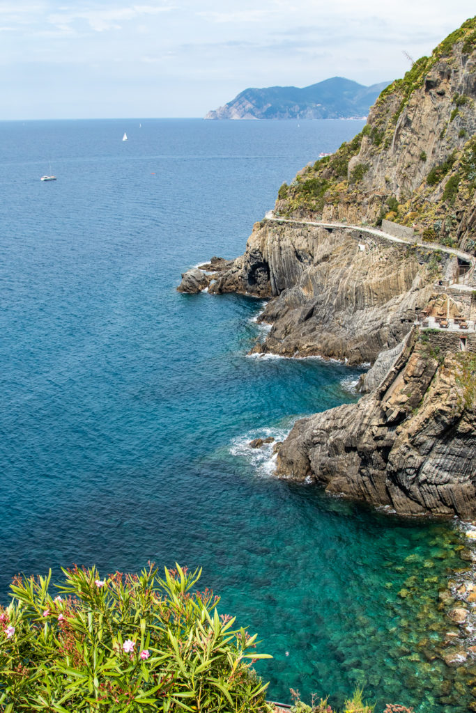 things to do in cinque terre: hiking trails